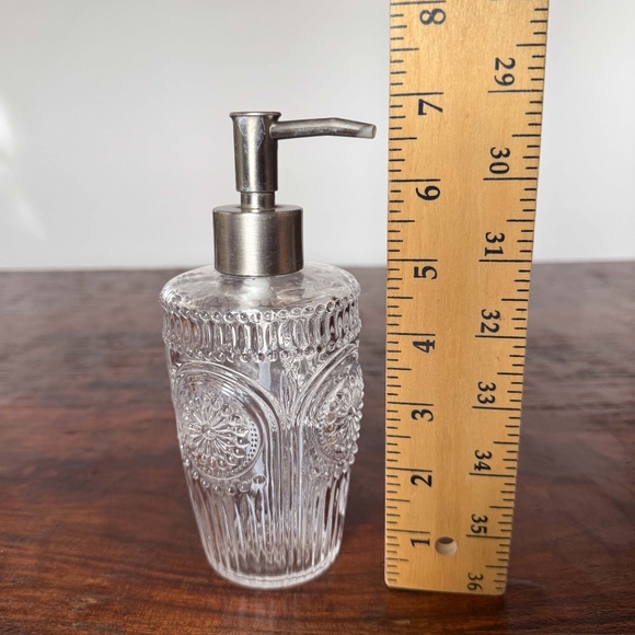Pioneer Woman Adeline Collection Beautiful Clear Glass Soap Dispenser 7" Tall - Picture 8 of 11